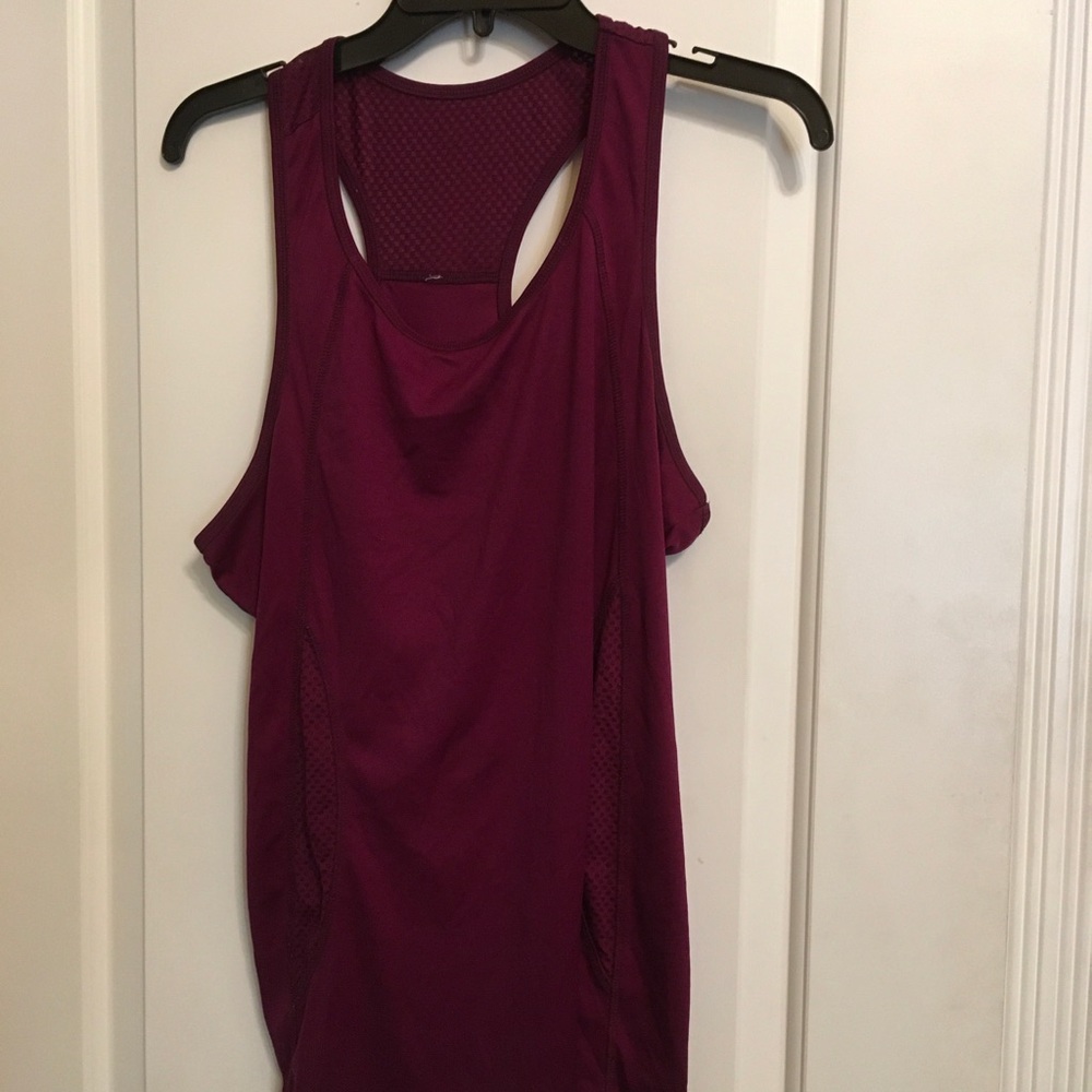 Women's burgundy work out Tank Top